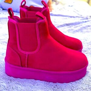 ☃️BOGO50%☃️ 🆕🩷GLAZE: FUCHSIA Platform Ankle Boots SIZE 9